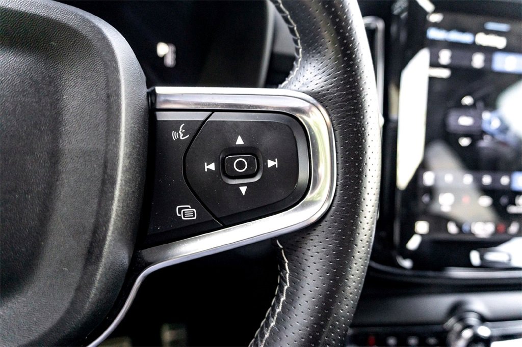 Used 2021 Volvo XC40 P8 Recharge image 20