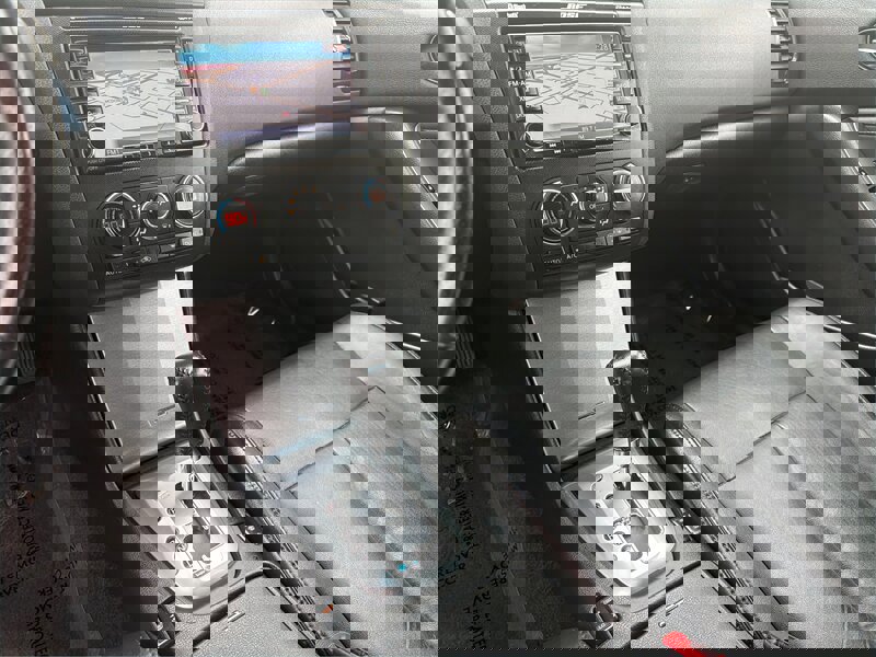 Used 2011 Nissan Altima 2.5 SL w/ Technology Pkg image 32