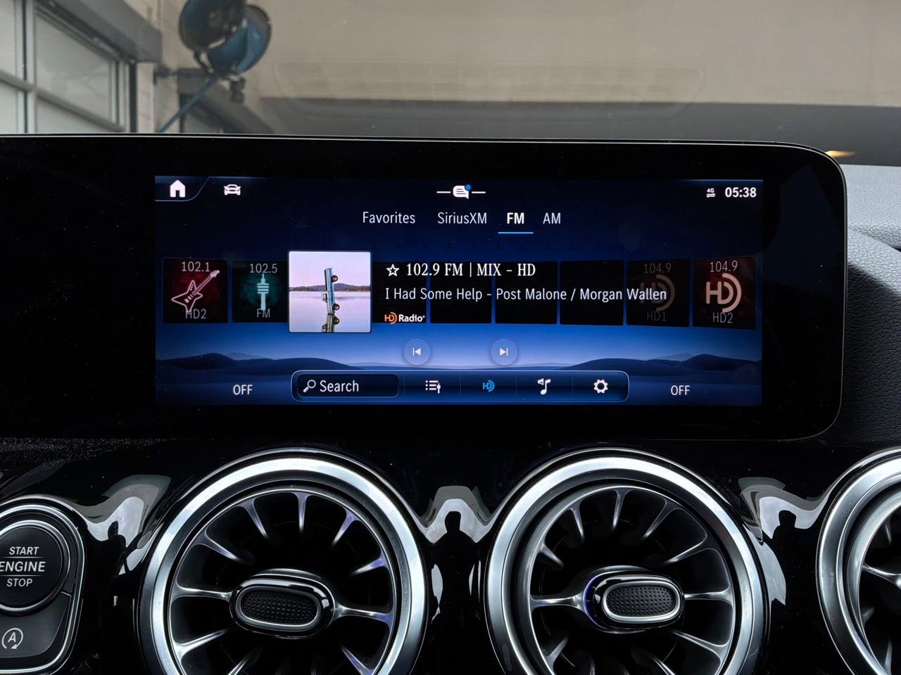 Used 2025 Mercedes-Benz GLA 250 image 37