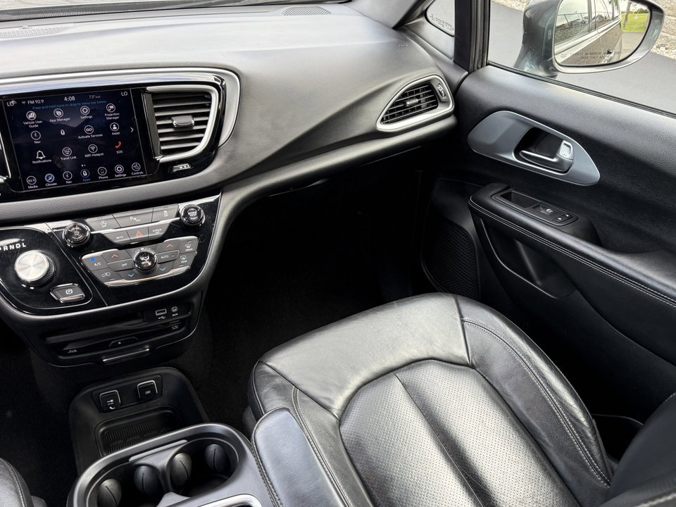 Used 2020 Chrysler Pacifica Touring-L Plus image 38