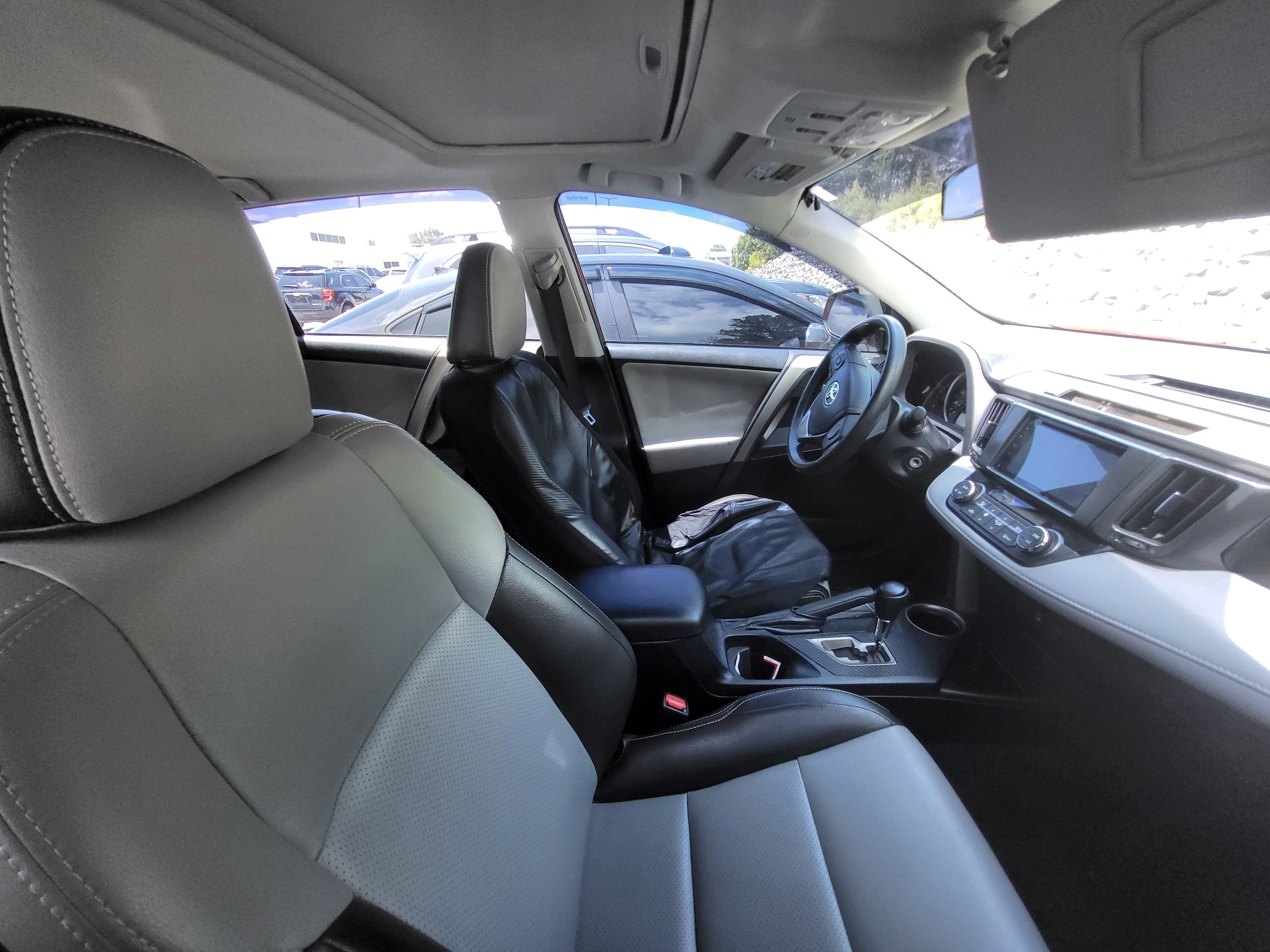 Used 2014 Toyota RAV4 XLE FWD image 8