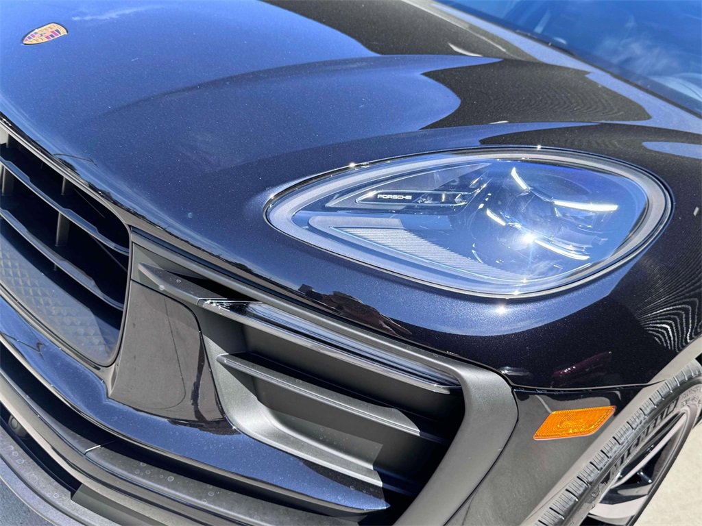 New 2025 Porsche Macan image 9