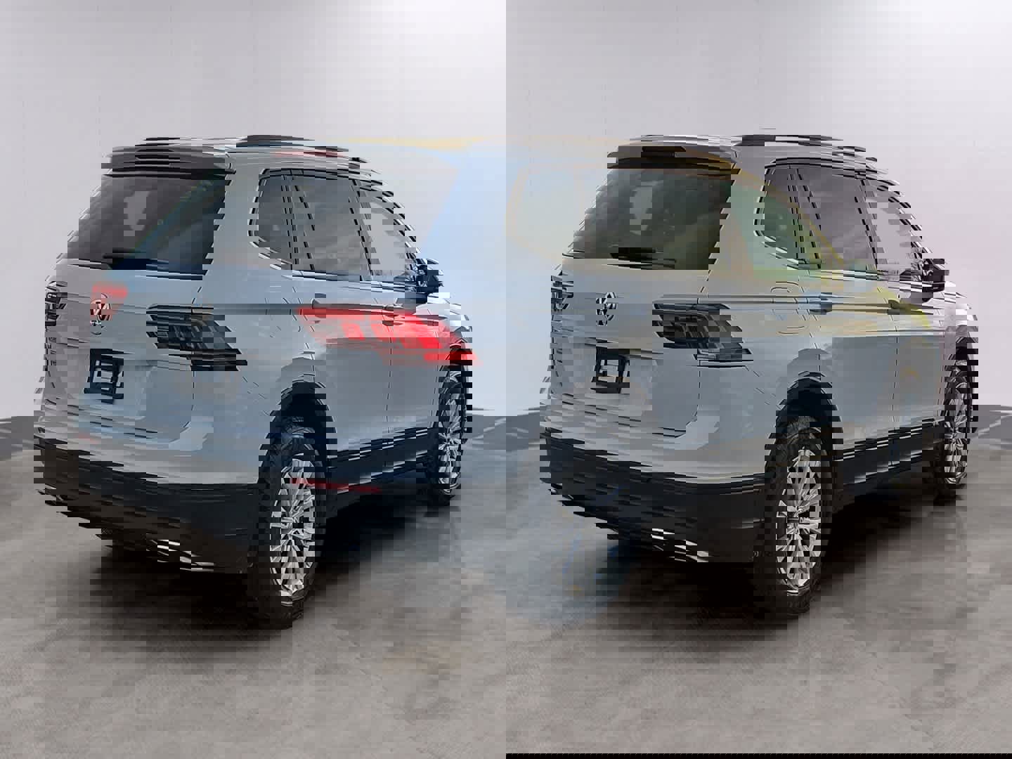 Used 2019 Volkswagen Tiguan S w/ Driver Assistance Package image 4