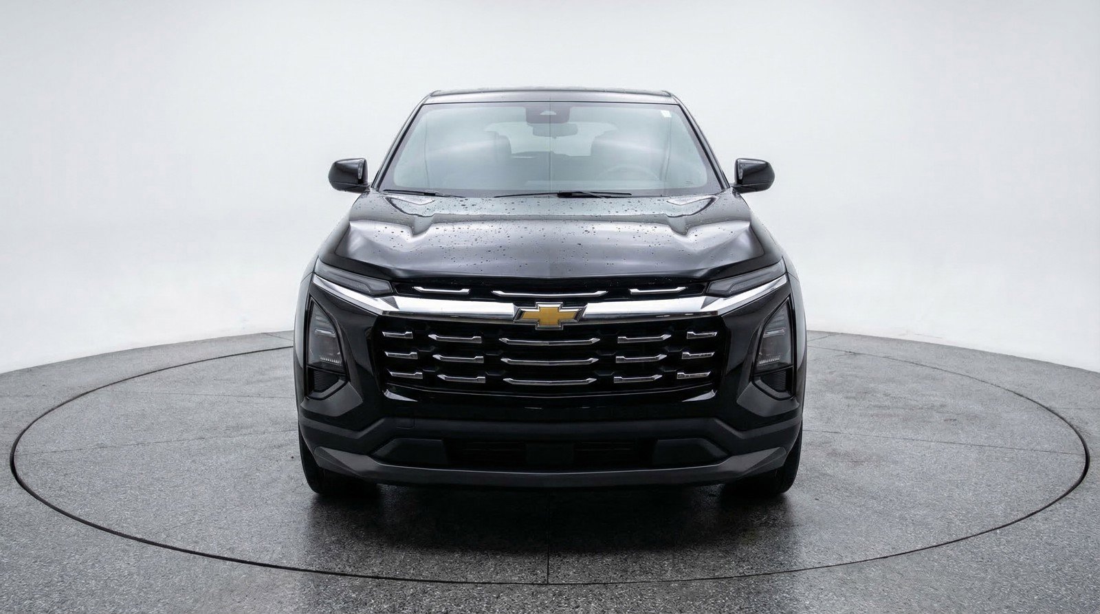 Used 2025 Chevrolet Equinox LT image 2