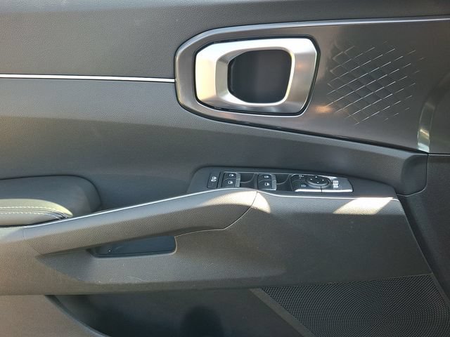 Certified 2025 Kia Sorento S AWD/4WD image 13