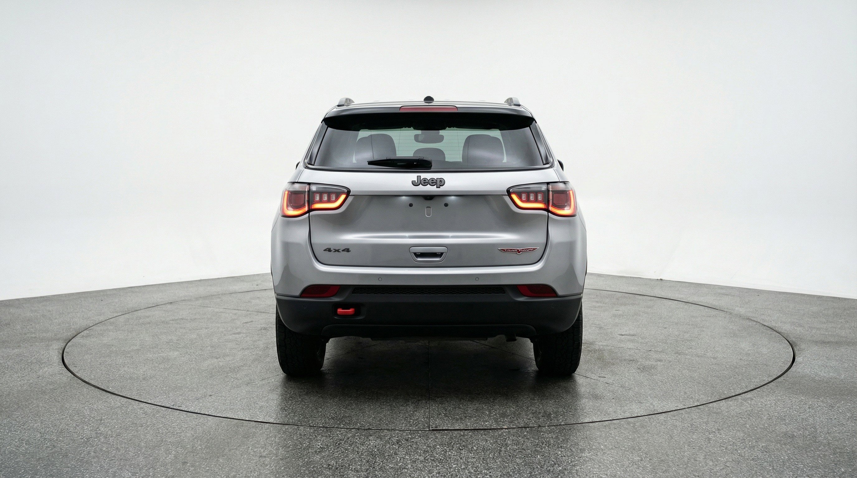 Used 2025 Jeep Compass Trailhawk w/ Trailer Tow Group AWD/4WD image 7