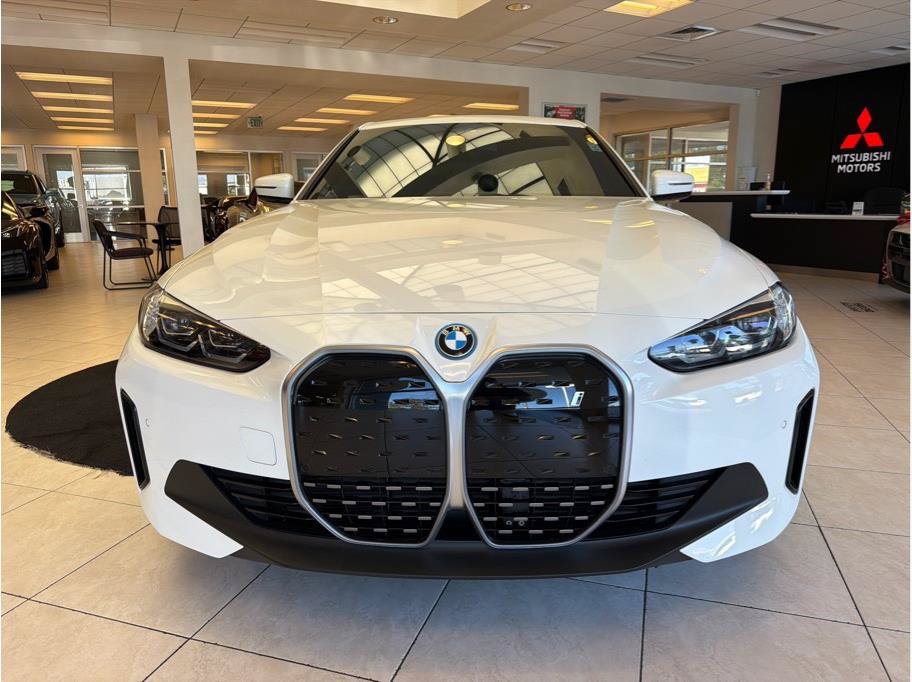 Used 2023 BMW i4 eDrive35 w/ Premium Package RWD image 2