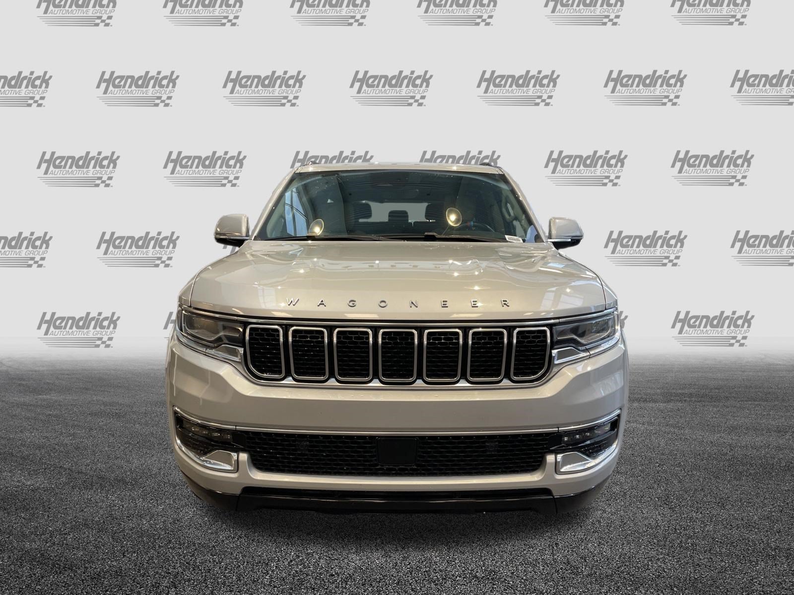 Used 2022 Jeep Wagoneer Series I w/ Premium Group I AWD/4WD image 3