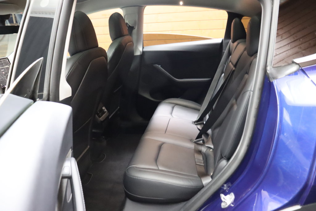 Used 2023 Tesla Model Y Long Range AWD/4WD image 29