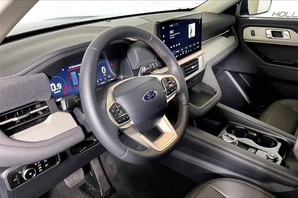 New 2026 Ford Explorer Active w/ Active Comfort Package RWD image 6
