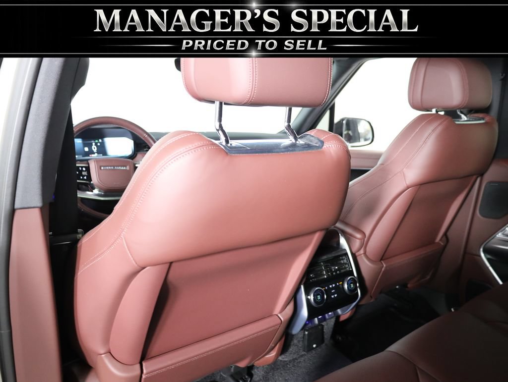 Used 2025 Land Rover Range Rover SE AWD/4WD image 42
