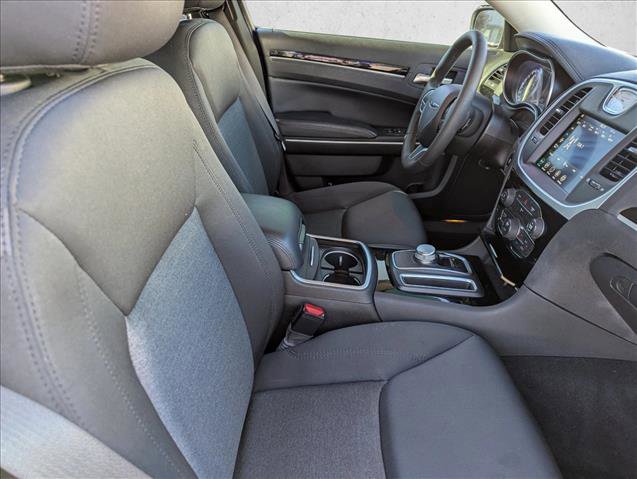 Used 2023 Chrysler 300 Touring w/ Sport Appearance Package image 25