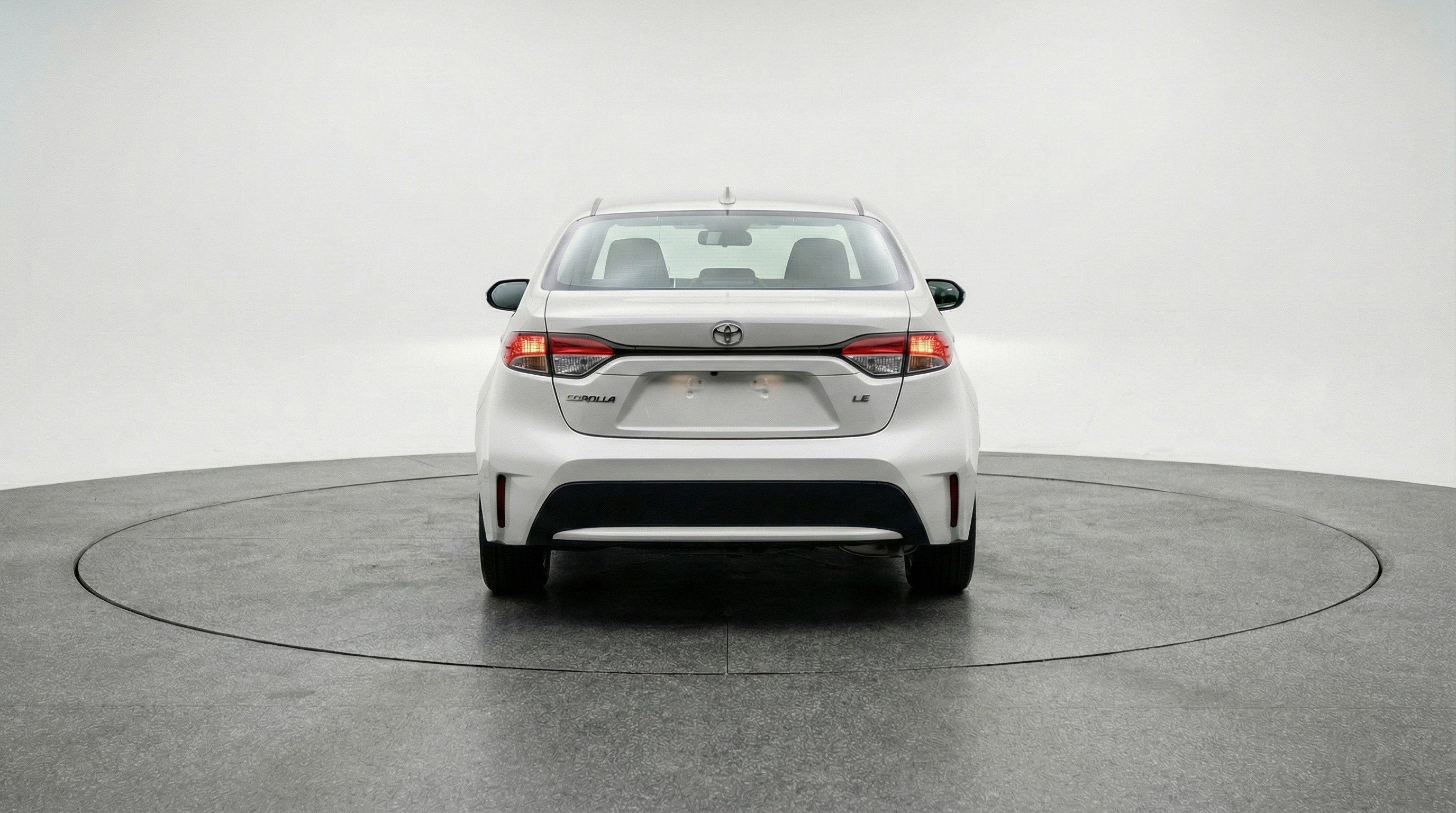 Used 2025 Toyota Corolla LE image 7