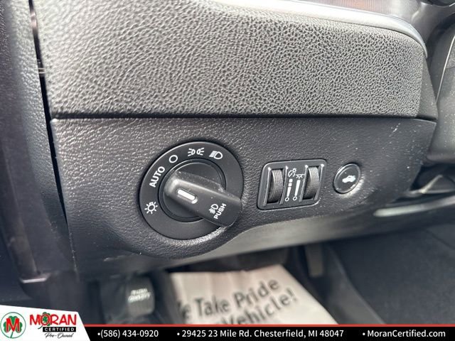 Used 2020 Dodge Charger SXT image 16