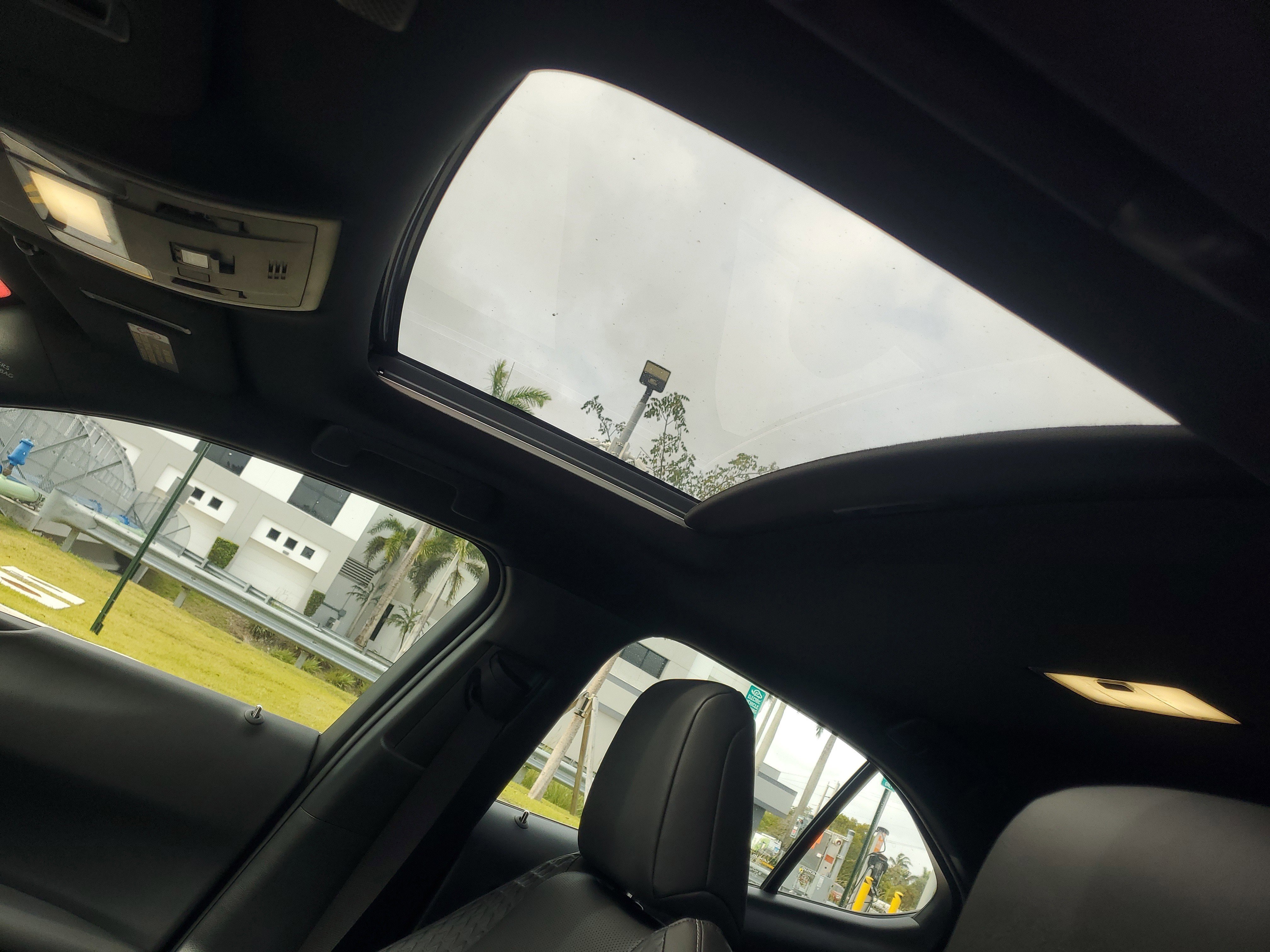 Used 2019 Lexus UX 250h image 18