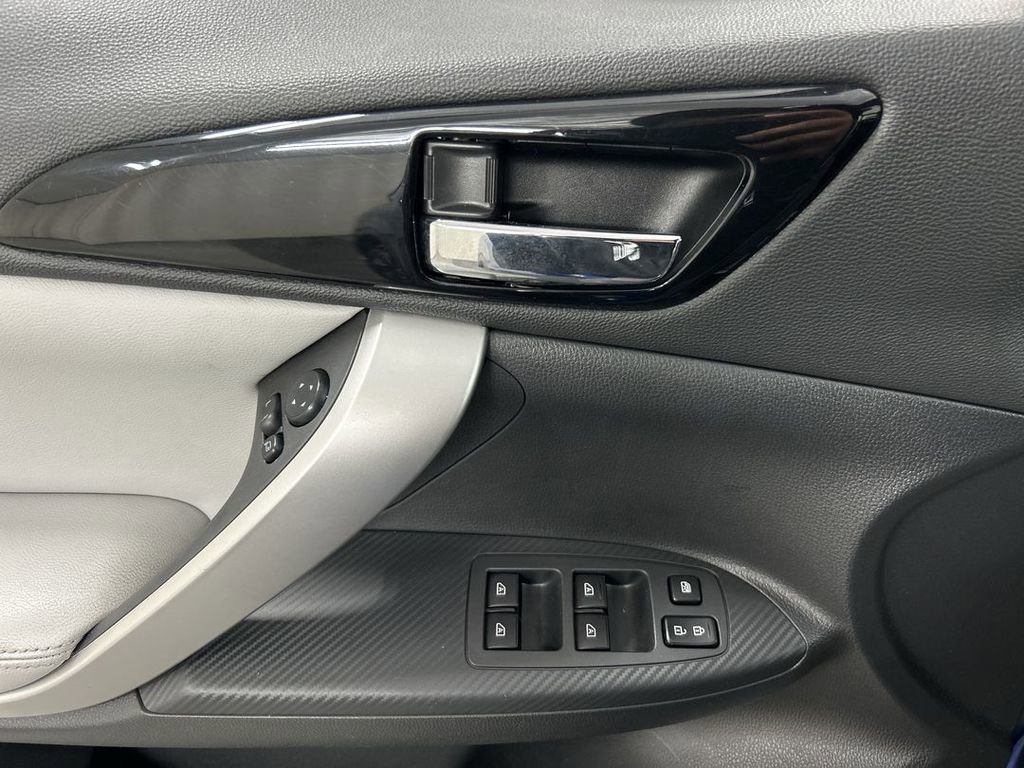 Used 2023 Mitsubishi Eclipse Cross SEL AWD/4WD image 11