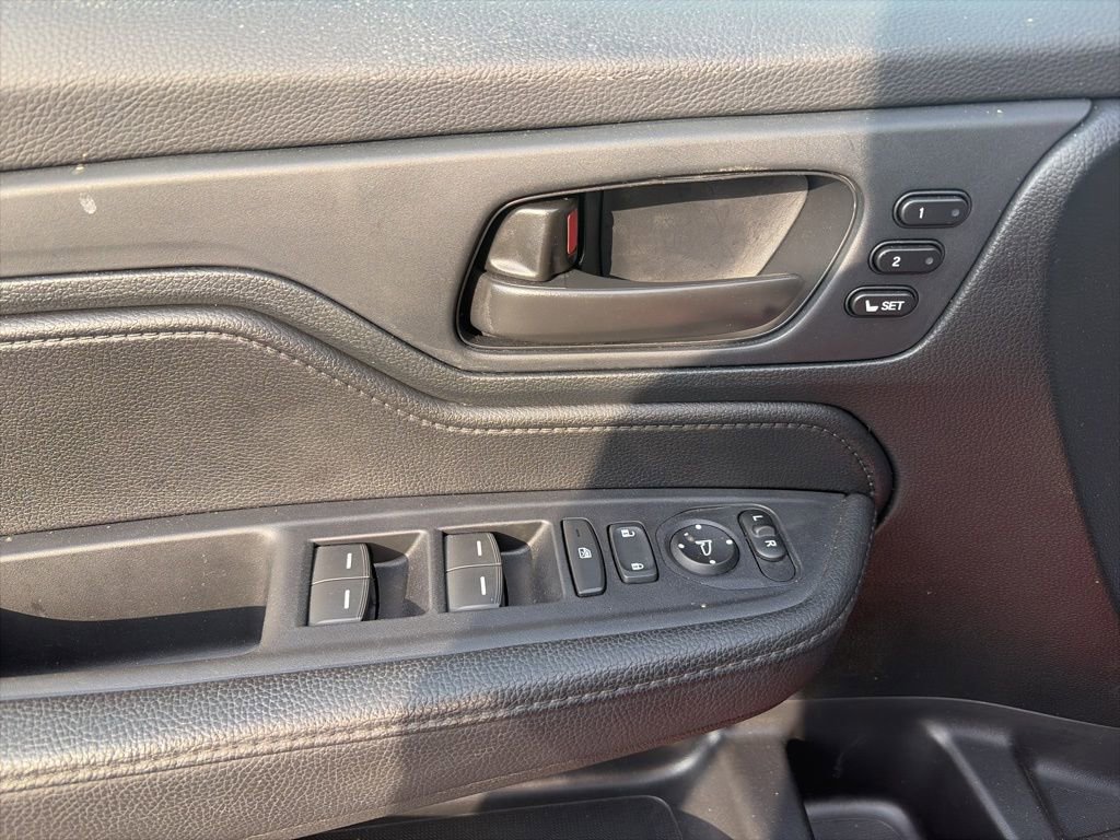 Used 2023 Honda Odyssey Sport image 15