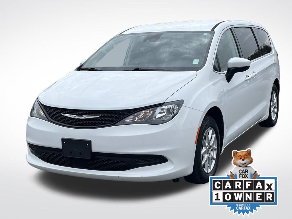 Used 2023 Chrysler Voyager LX image 7