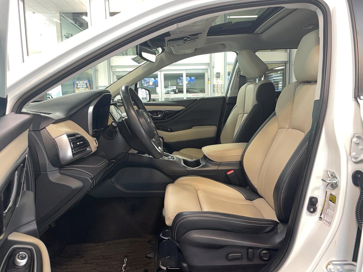 Used 2025 Subaru Outback Limited AWD/4WD image 4