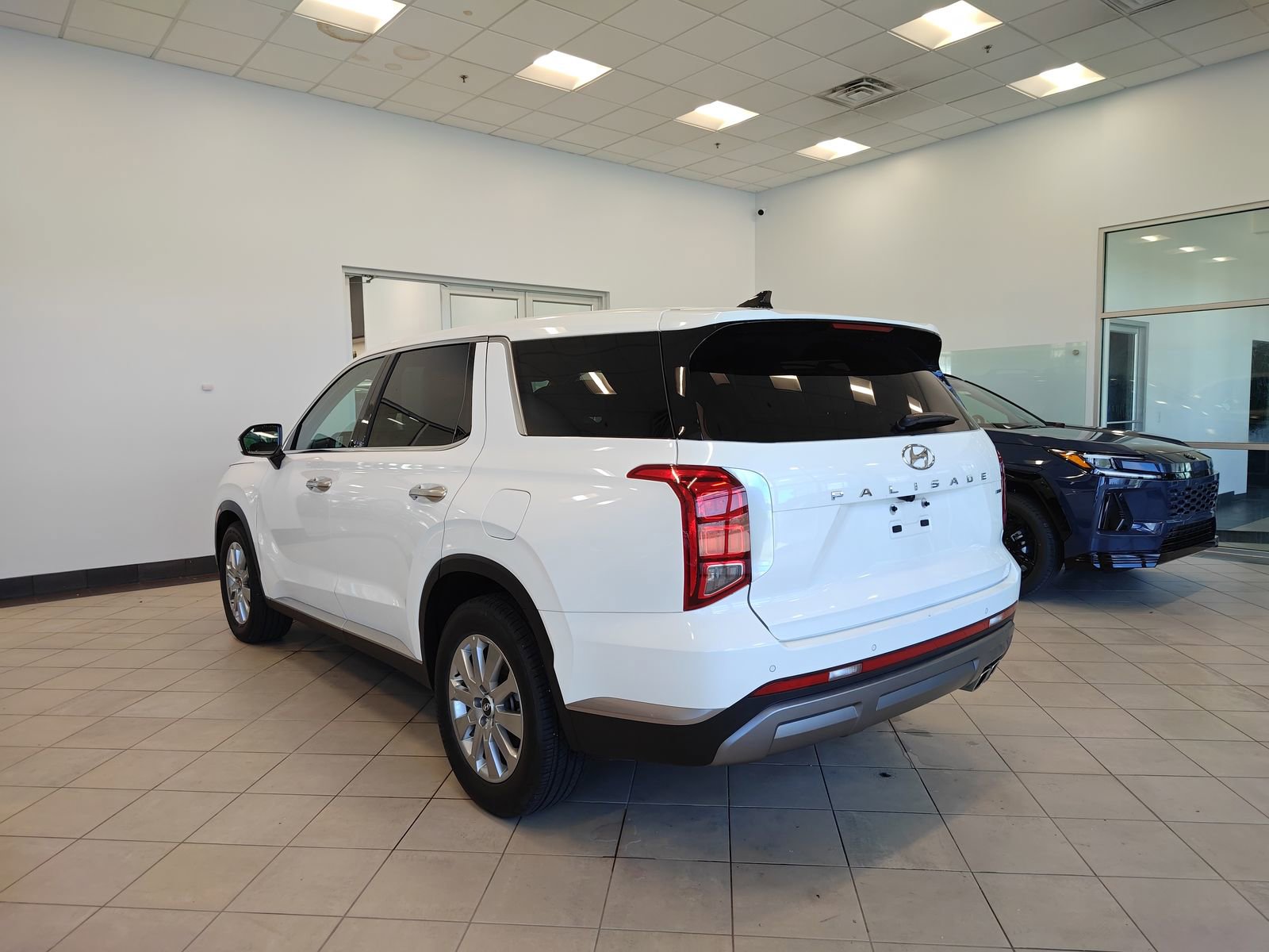 Used 2025 Hyundai Palisade SE AWD/4WD image 4
