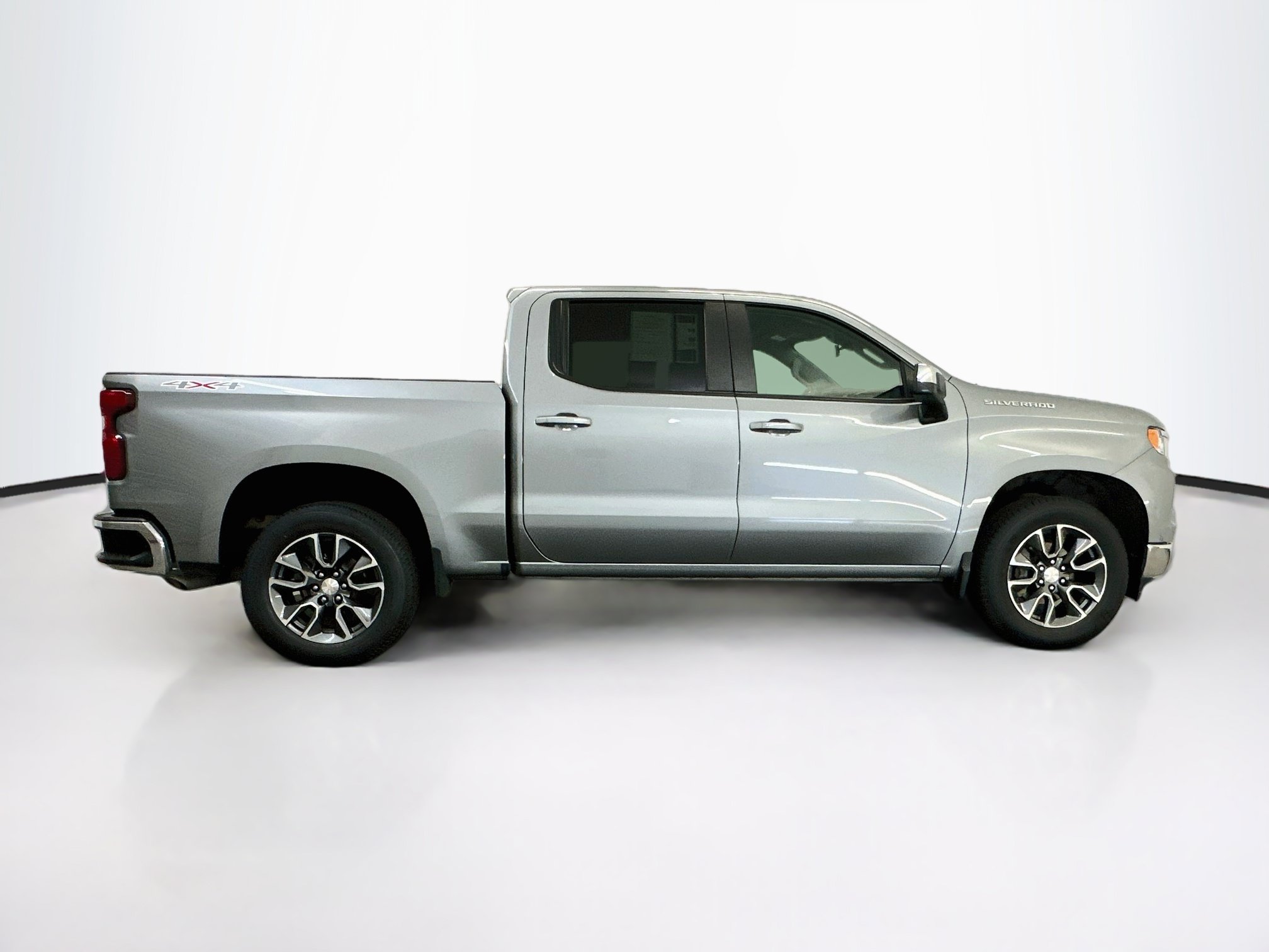 Used 2024 Chevrolet Silverado 1500 LT AWD/4WD image 10