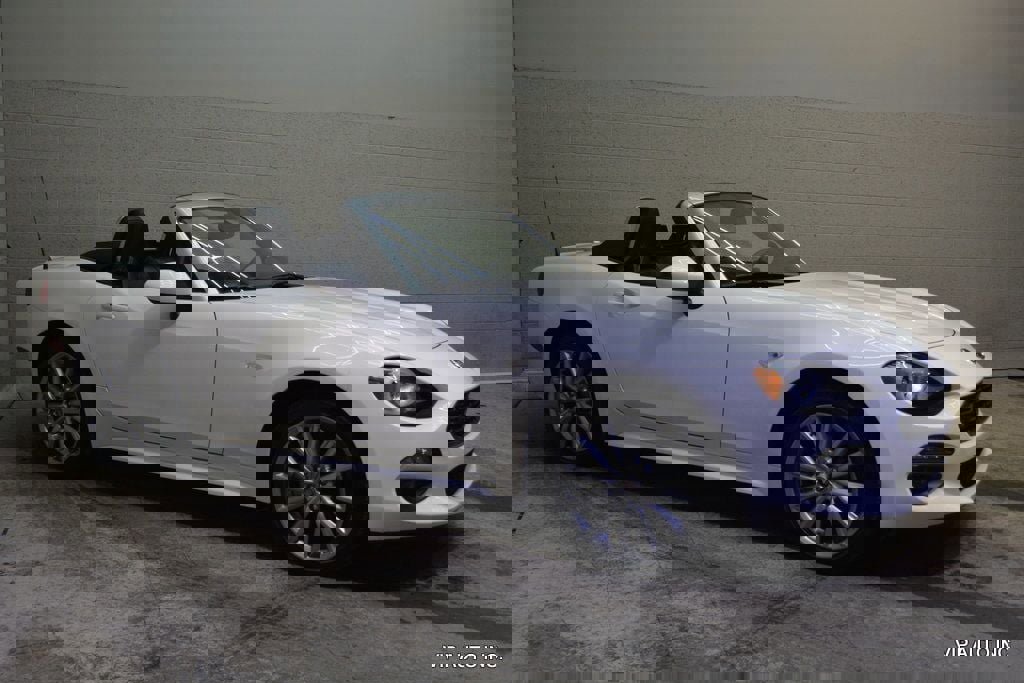 Used 2017 FIAT 124 Spider Lusso image 25