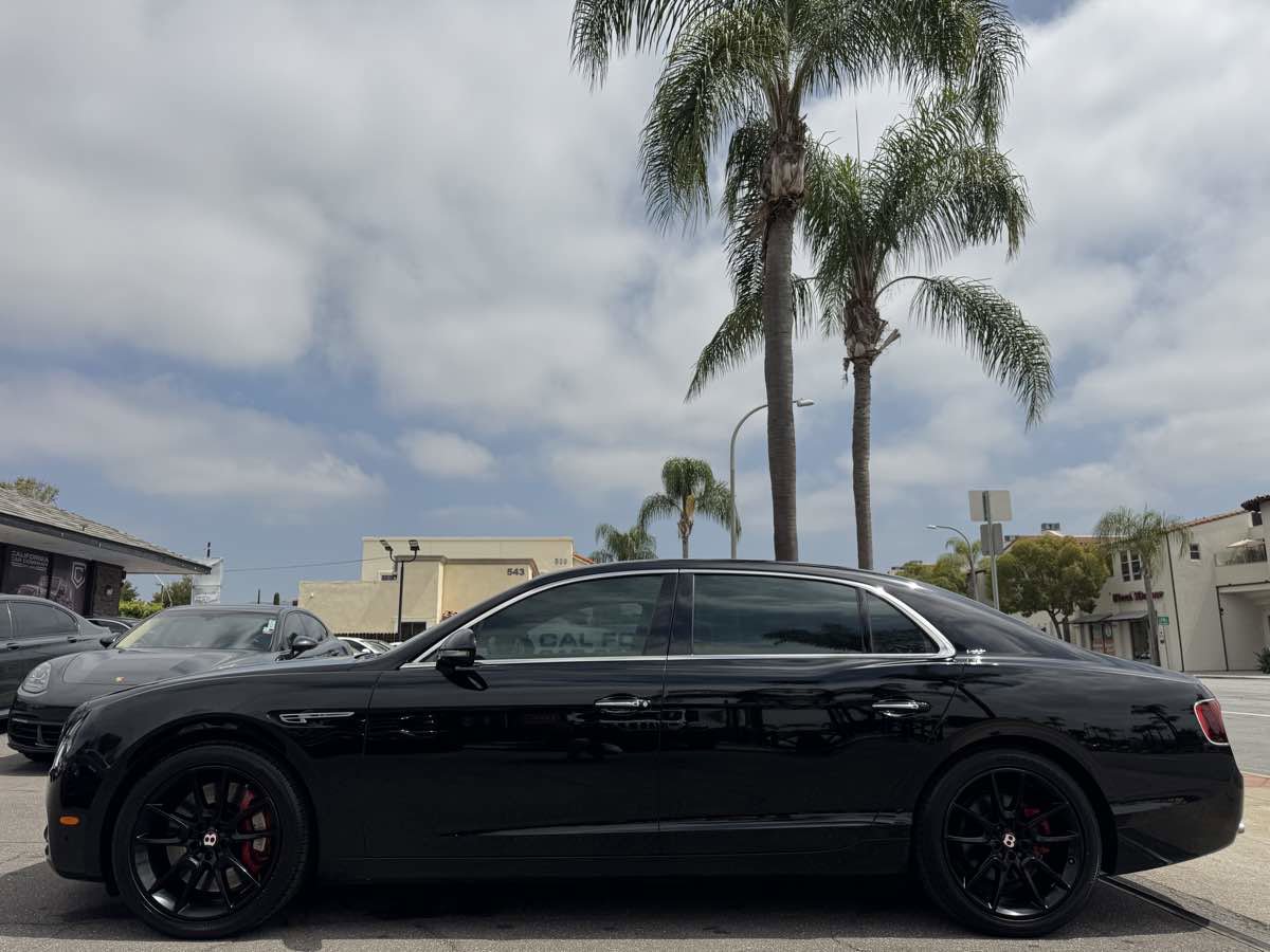 Used 2017 Bentley Flying Spur S V8 AWD/4WD image 2
