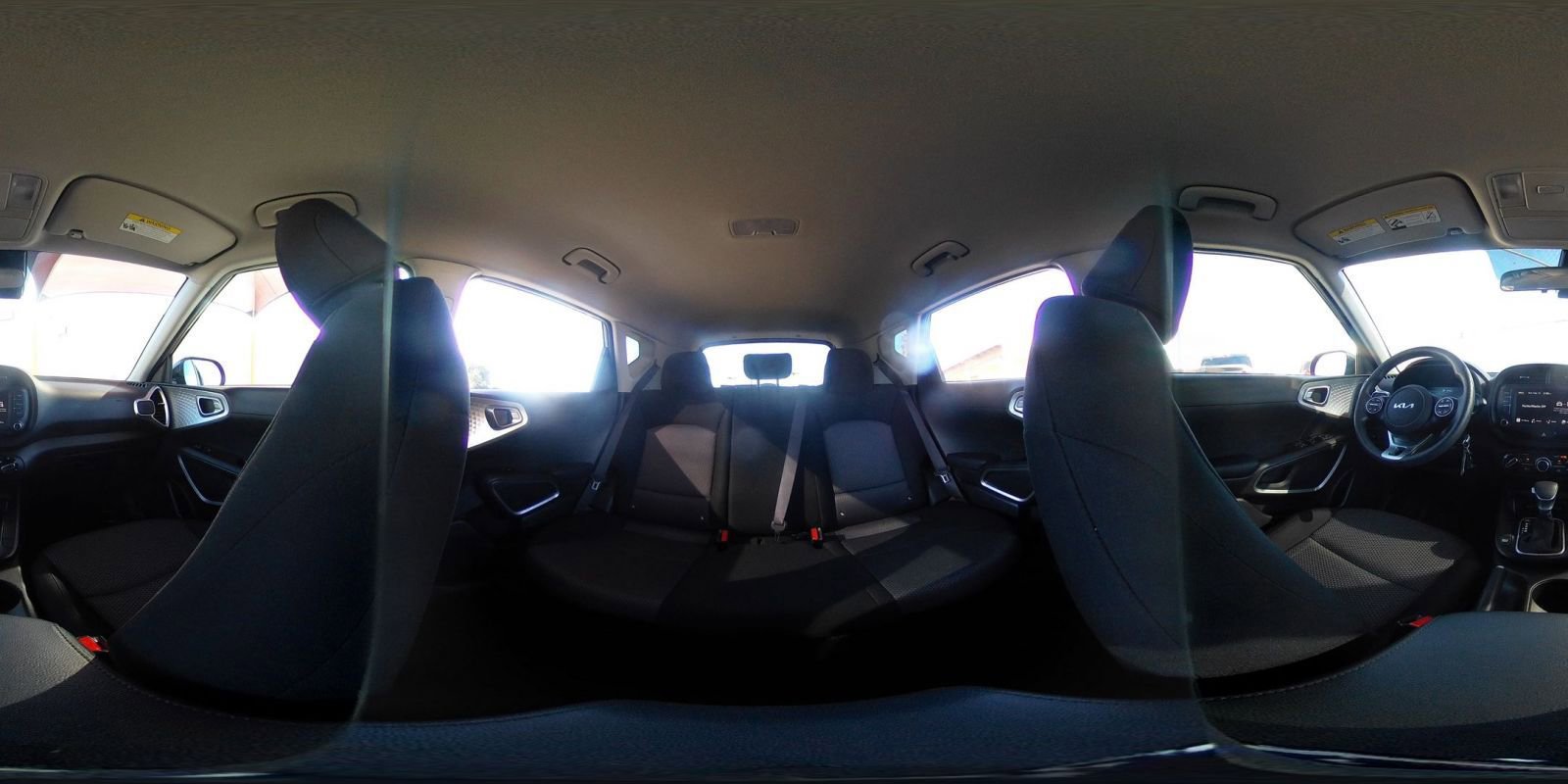 Used 2025 Kia Soul LX w/ LX Technology Package FWD image 40