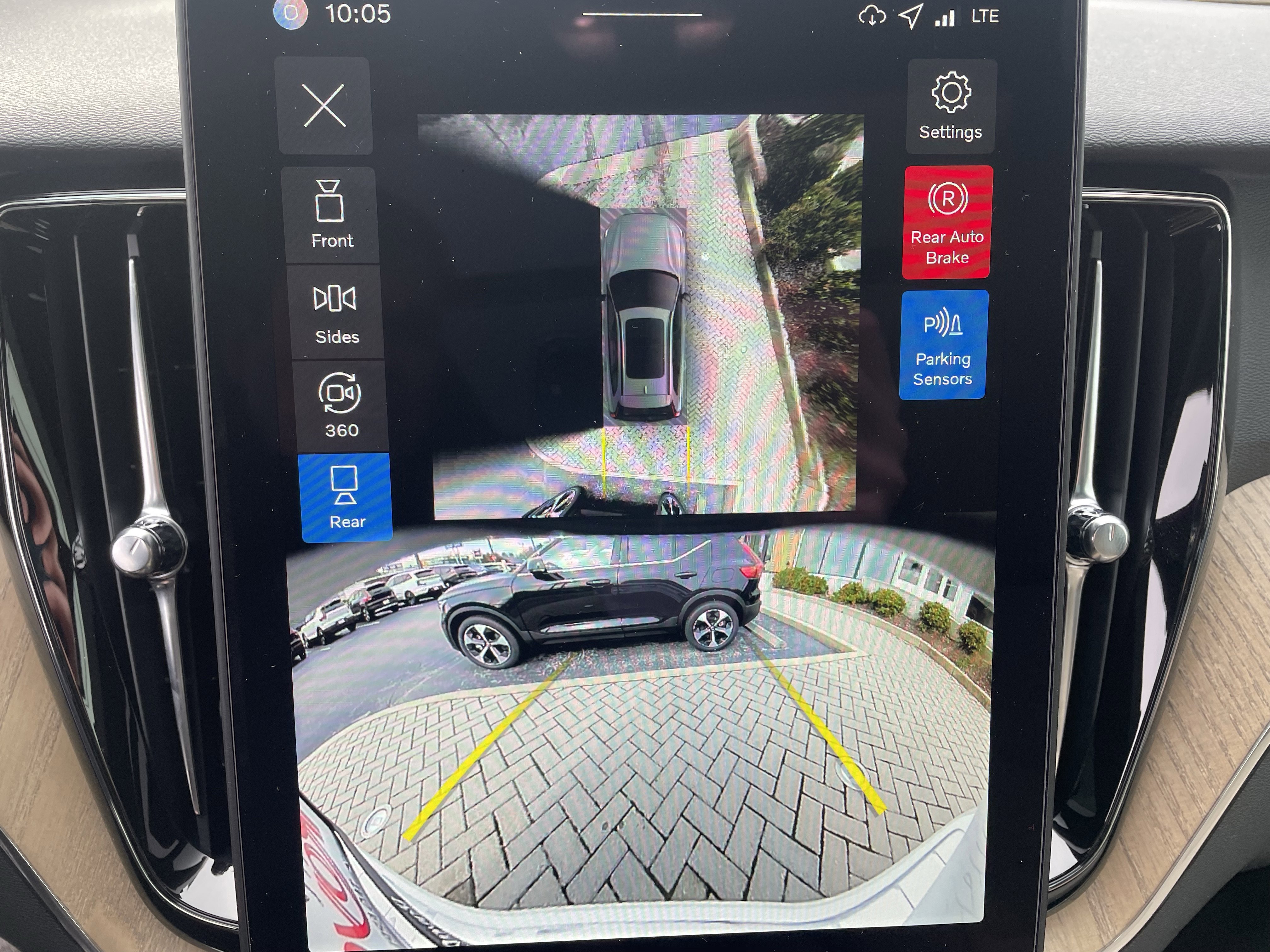 New 2026 Volvo XC60 T8 Plus w/ Protection Package Premier image 20