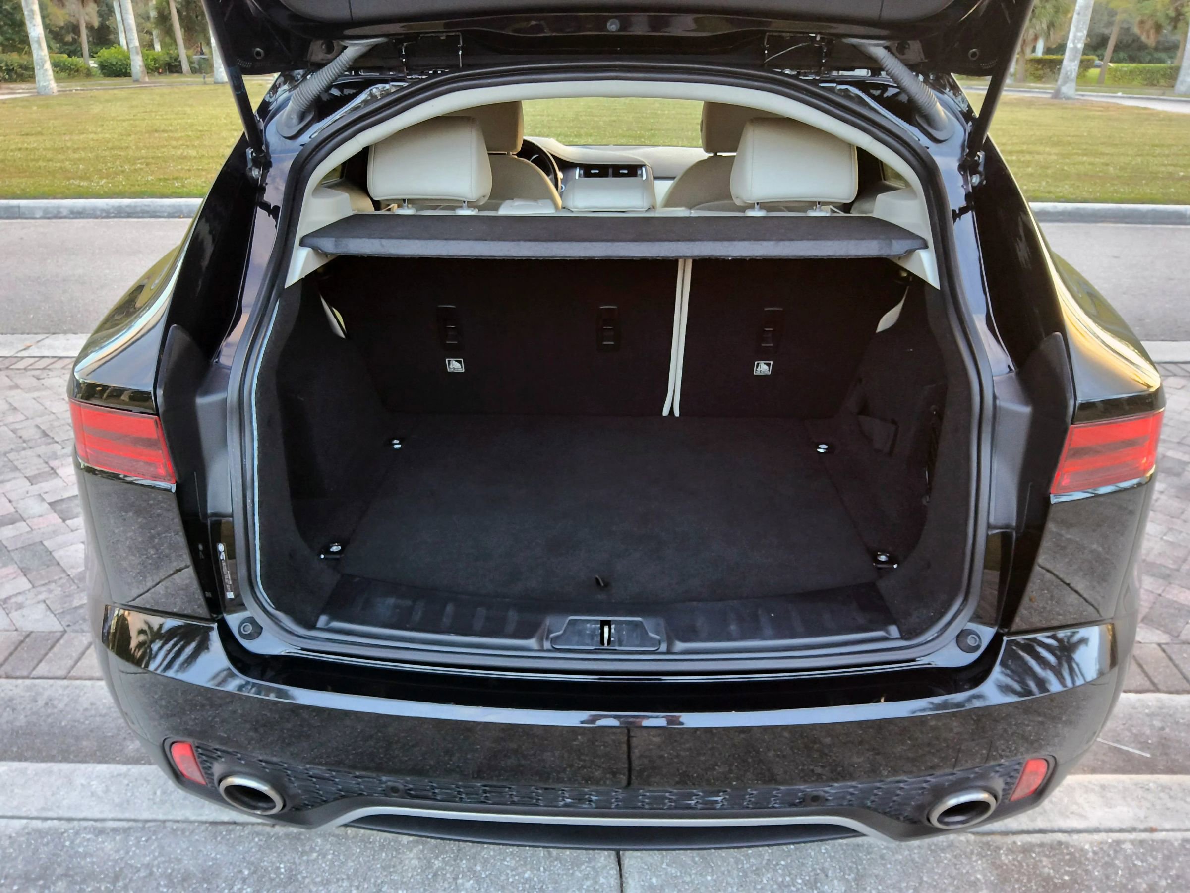 Used 2018 Jaguar E-PACE S image 39