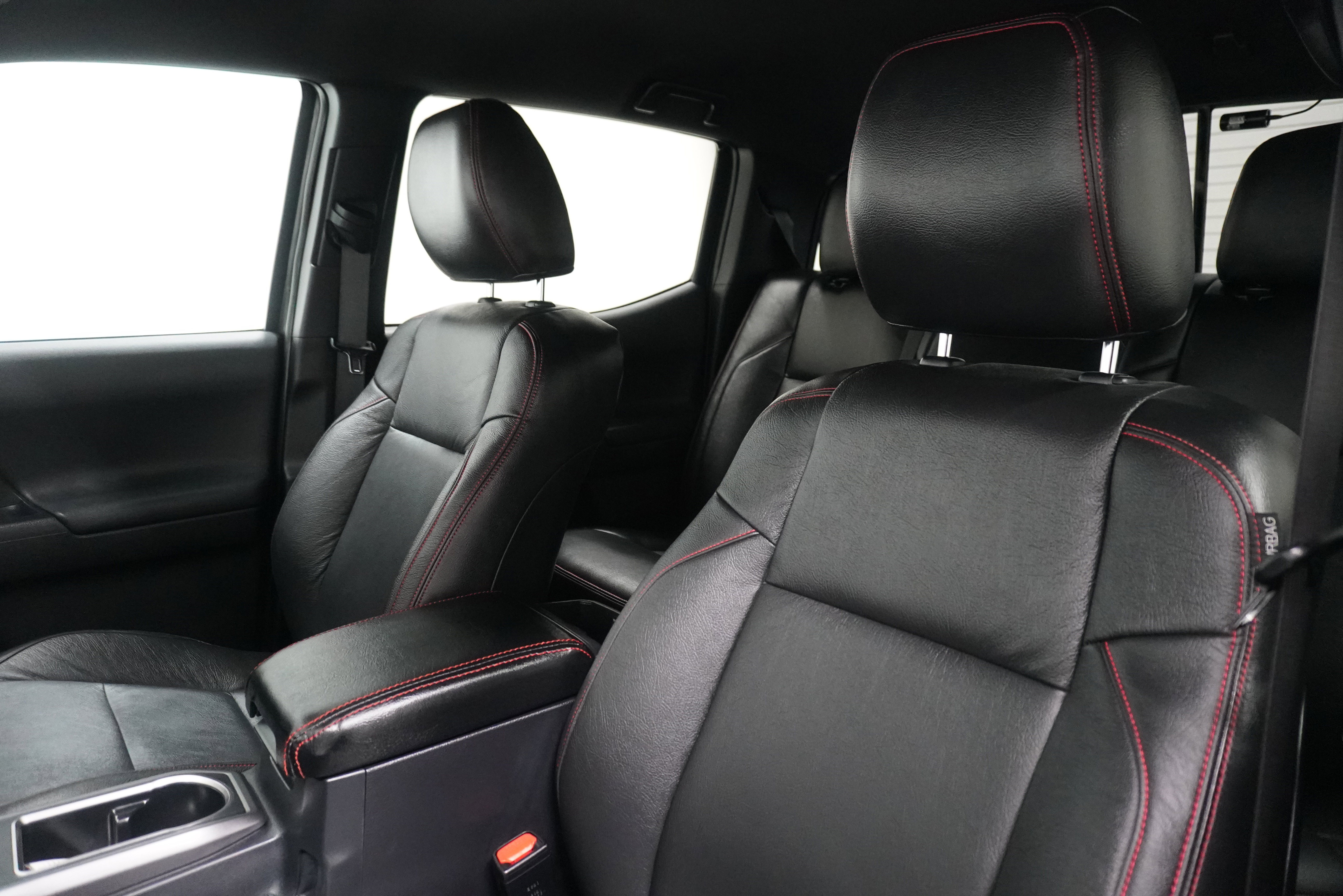 Used 2022 Toyota Tacoma TRD Off-Road image 11