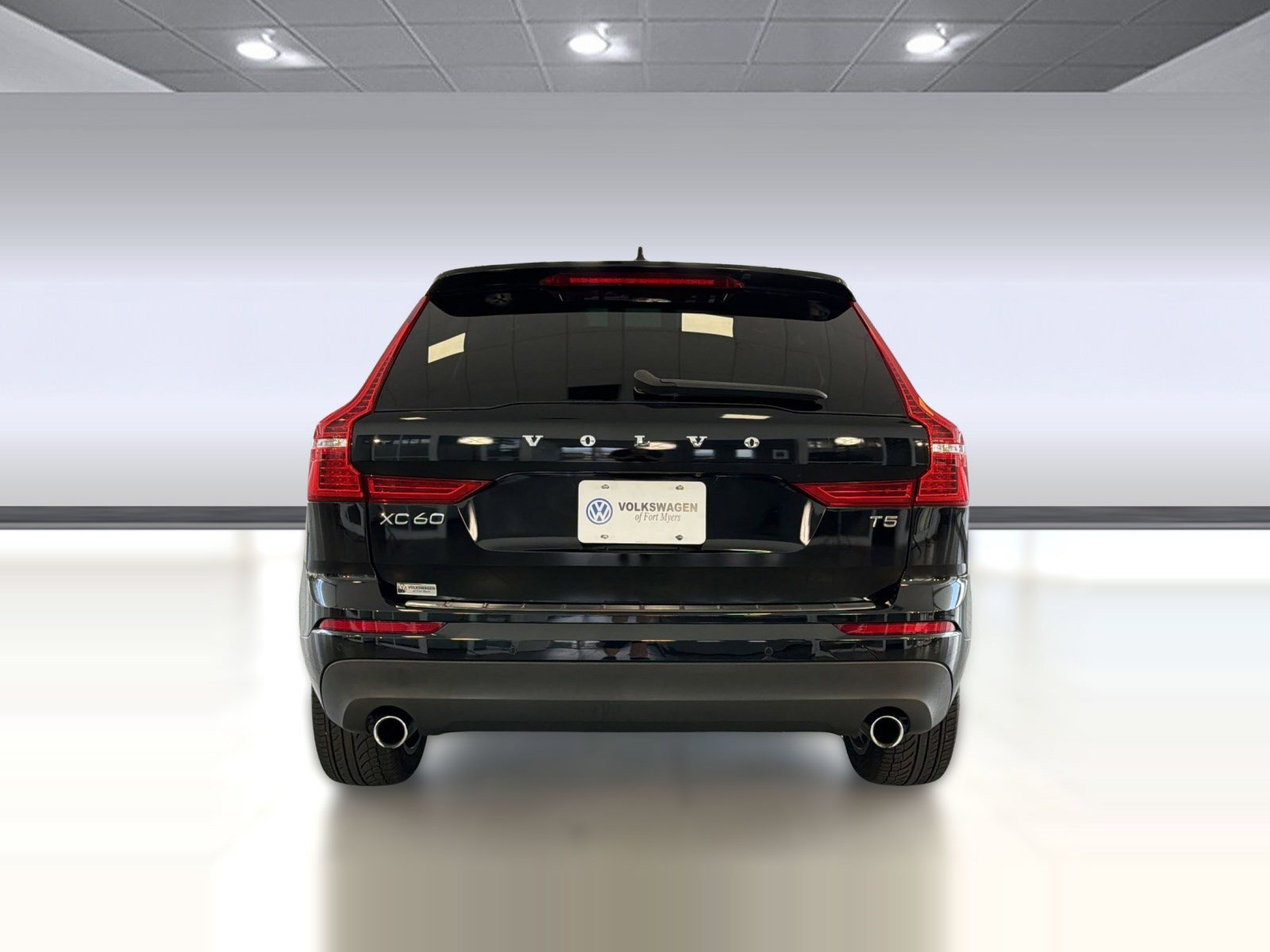 Used 2020 Volvo XC60 T5 Momentum w/ Protection Package Premier FWD image 10