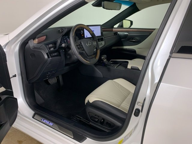 Used 2025 Lexus ES 350 Ultra Luxury w/ Accessory Package (Z2) image 33