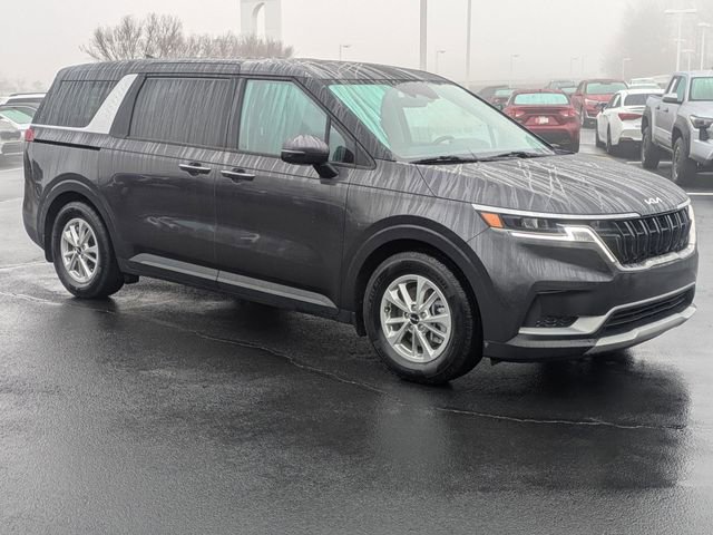 Used 2023 Kia Carnival LX image 2