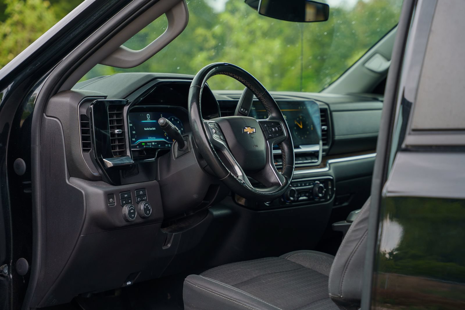 Used 2023 Chevrolet Silverado 1500 LT AWD/4WD image 21