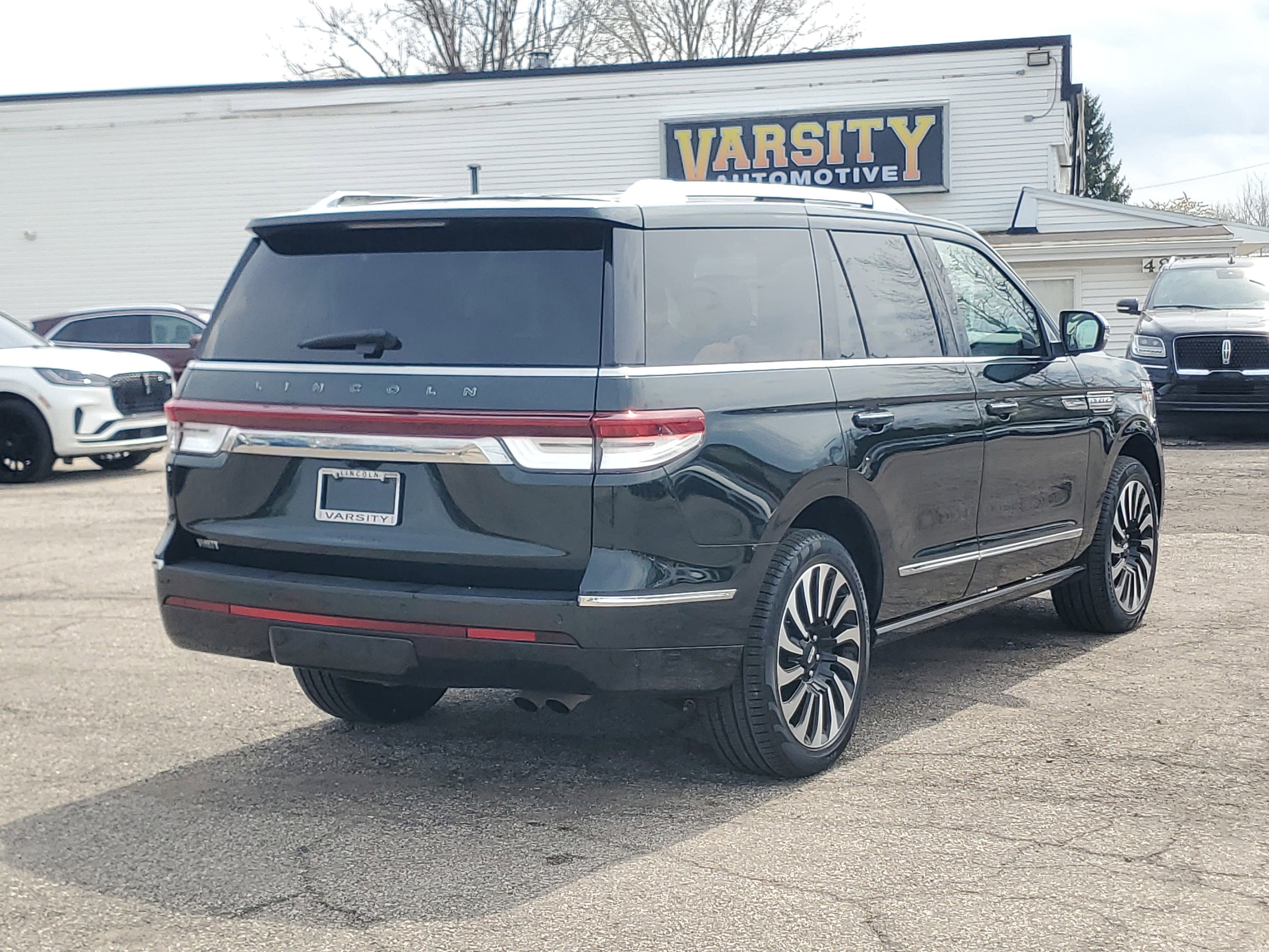 Certified 2024 Lincoln Navigator Black Label AWD/4WD image 6