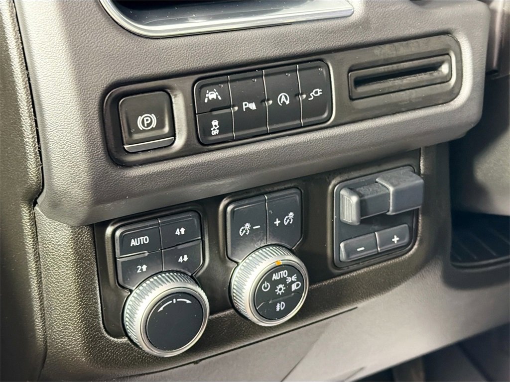 Used 2021 GMC Yukon XL SLT w/ SLT Luxury Plus Package image 10