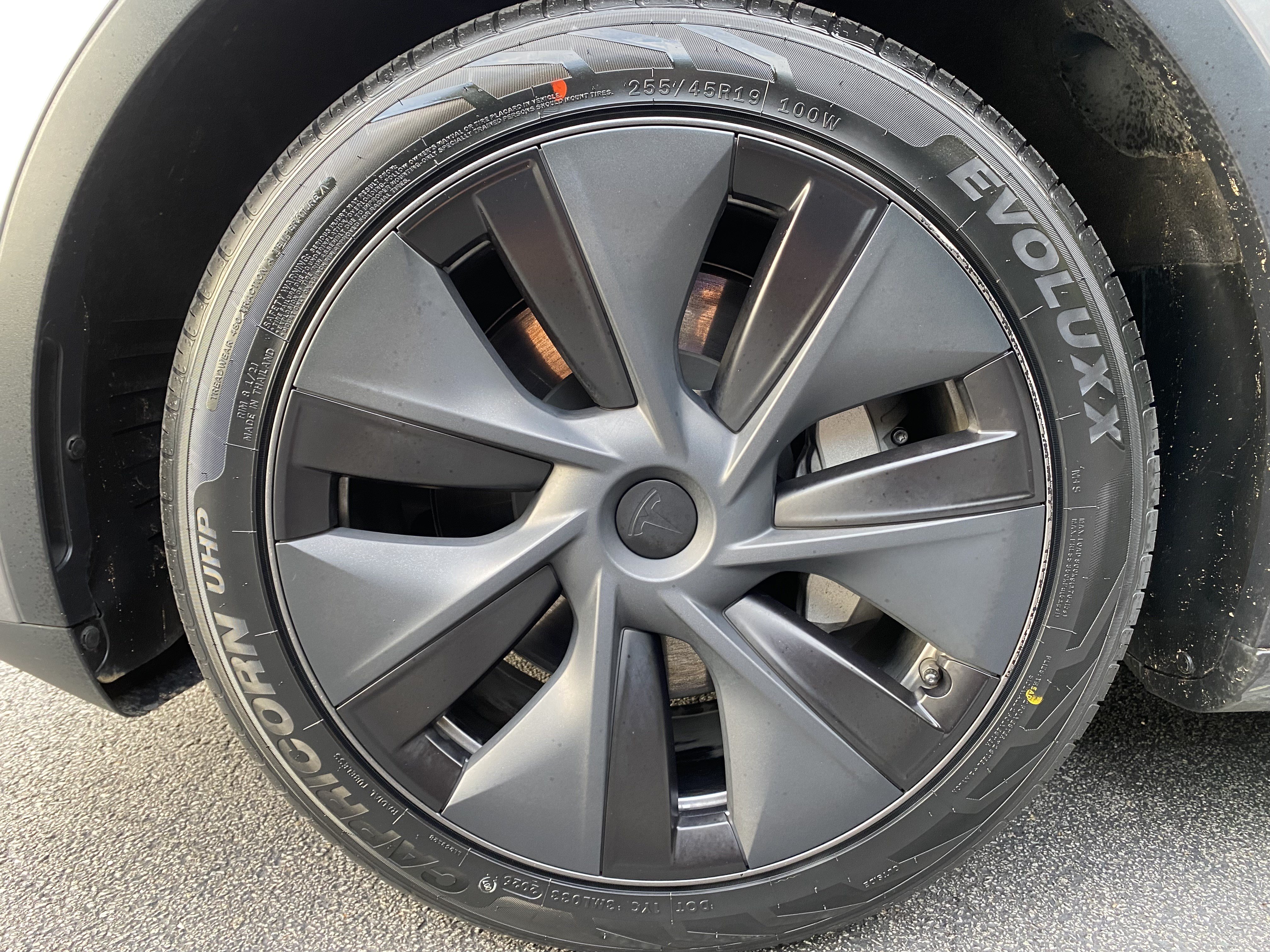 Used 2024 Tesla Model Y Long Range AWD/4WD image 37