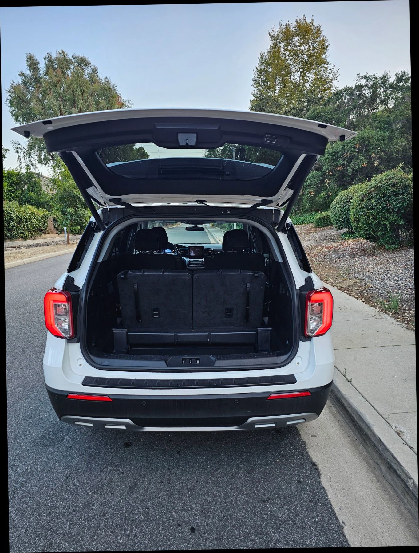 Used 2023 Ford Explorer XLT w/ Equipment Group 202A image 23