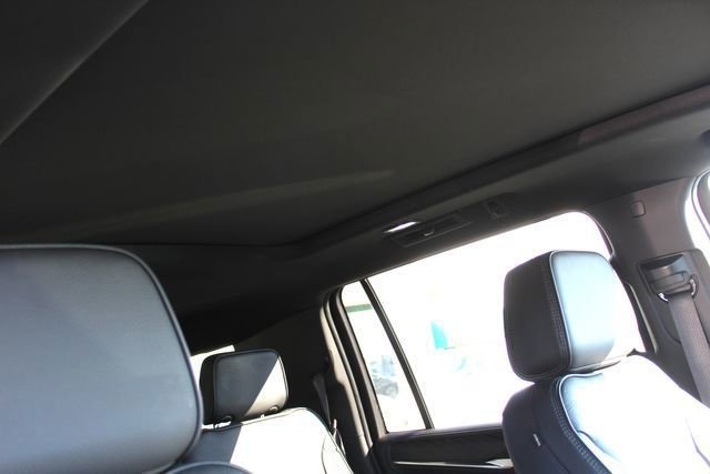 Used 2024 GMC Yukon XL Denali image 15