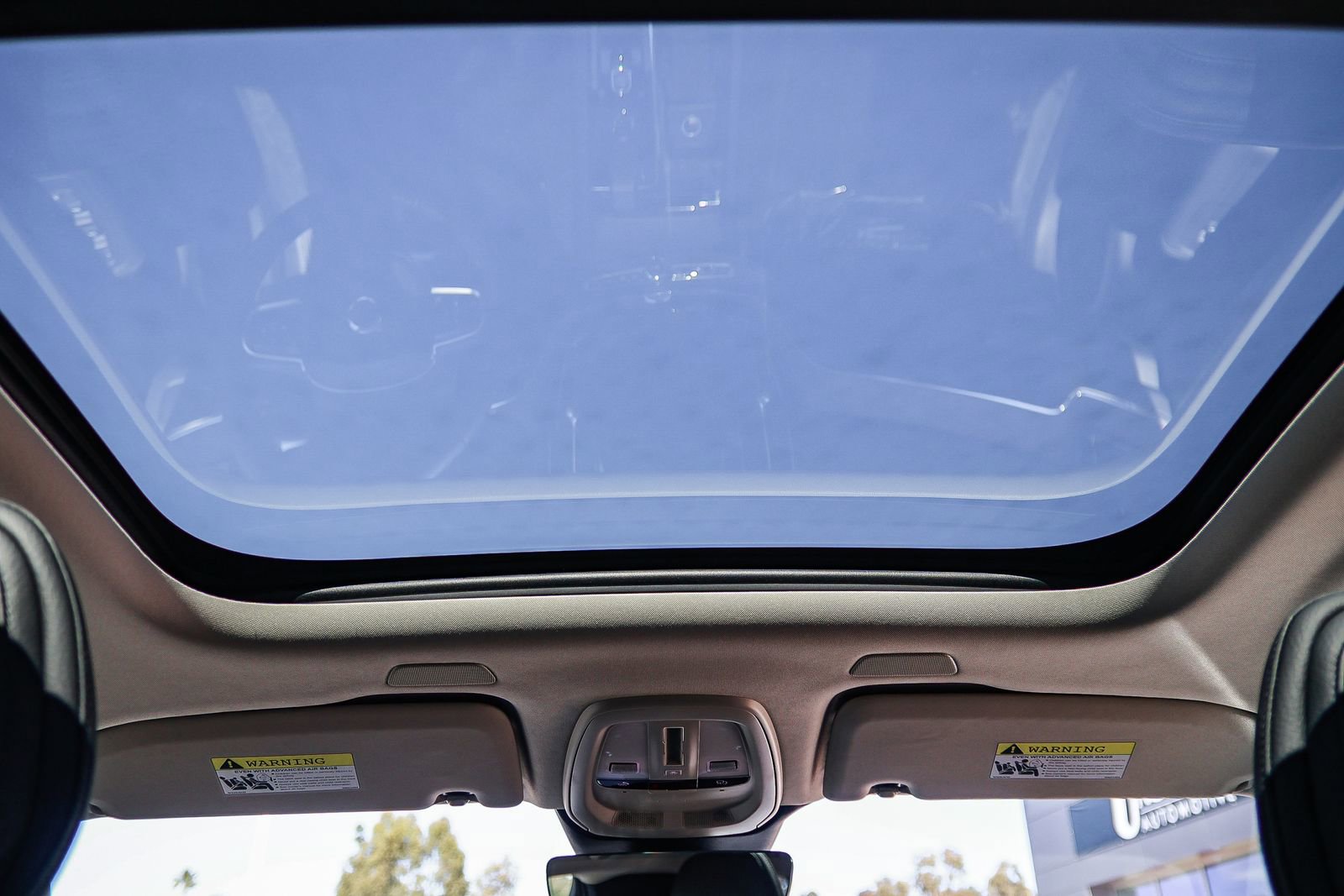 Used 2023 Volvo XC60 T8 Plus w/ Protection Package Premier image 18