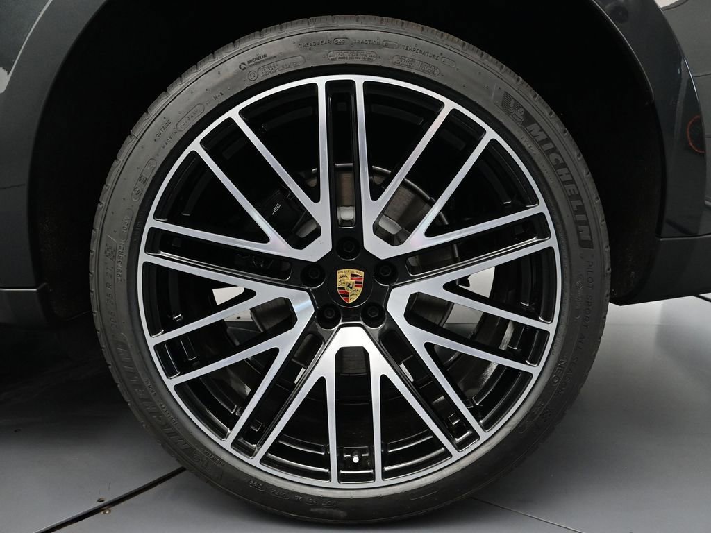 Certified 2026 Porsche Macan image 26
