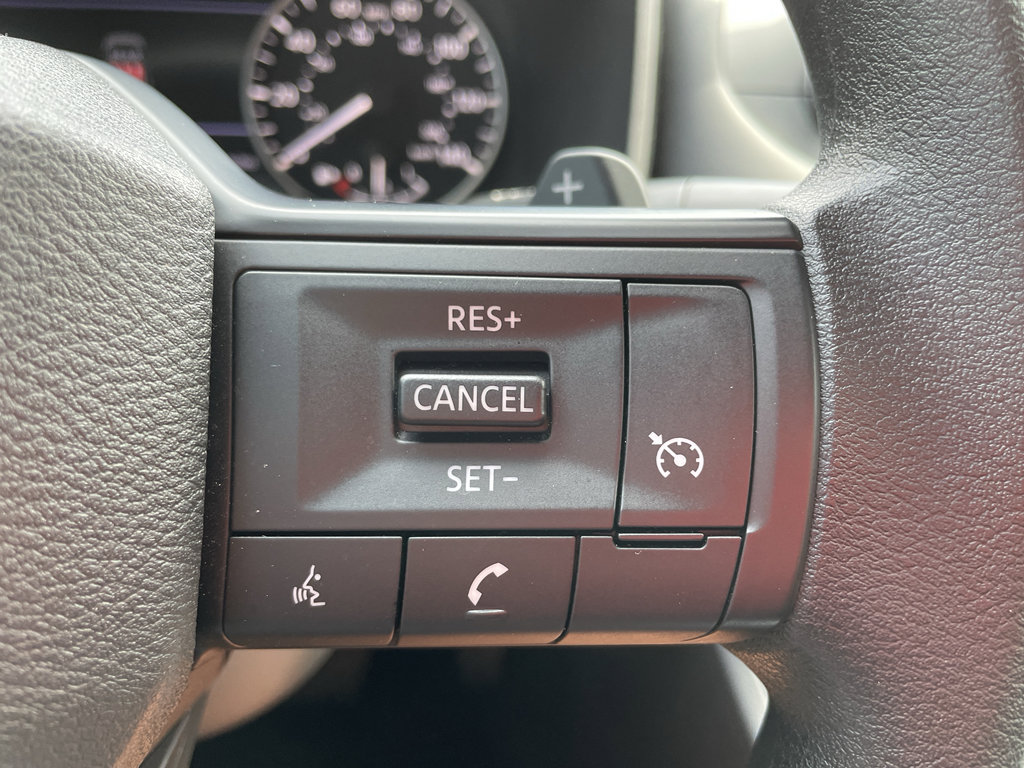 Used 2025 Nissan Rogue S image 22