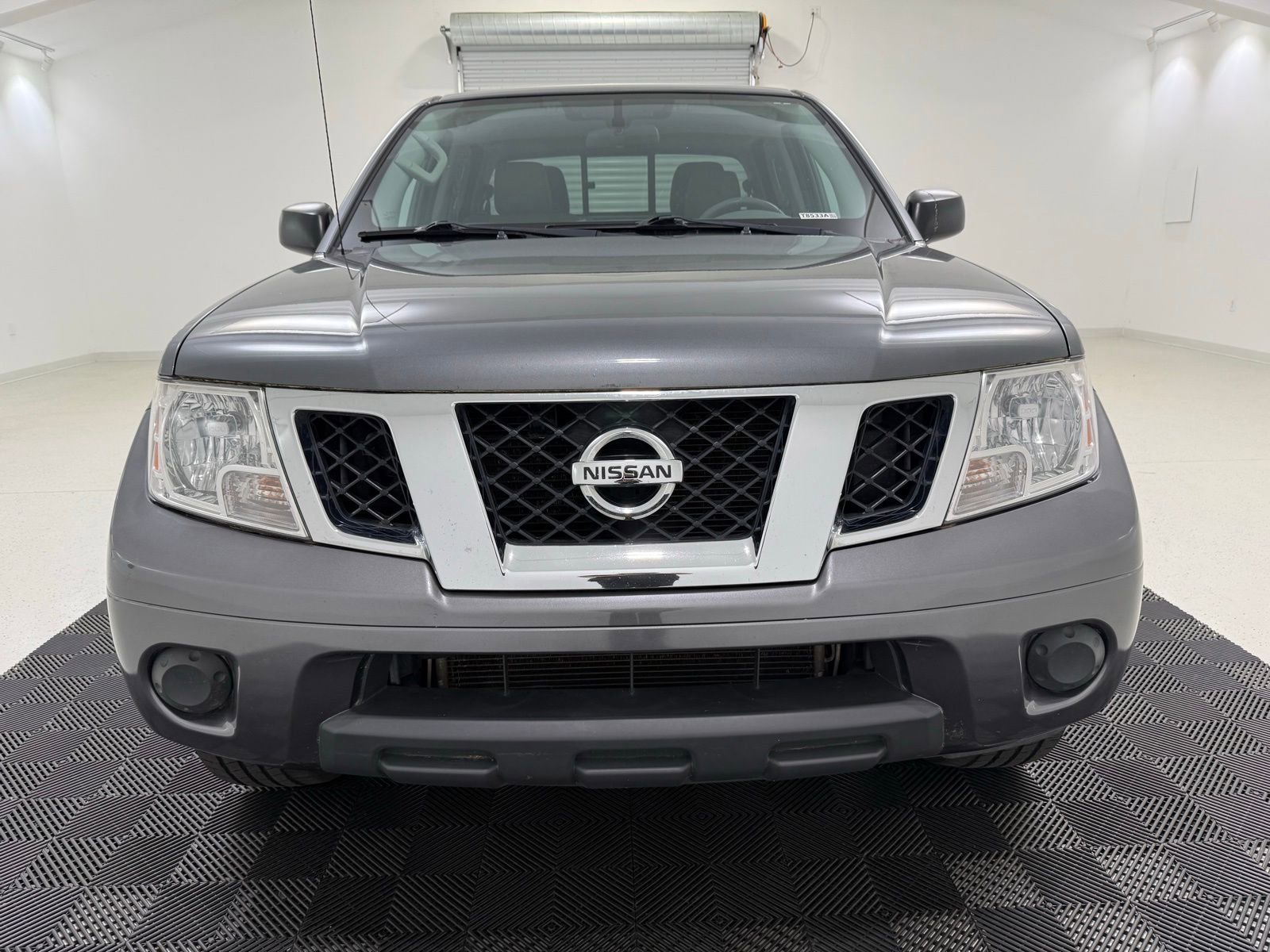 Used 2019 Nissan Frontier SV RWD image 2