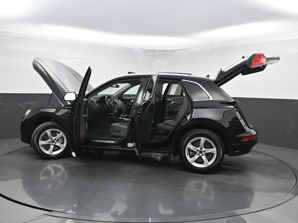 Used 2023 Audi Q5 2.0T Premium w/ Convenience Package AWD/4WD image 38