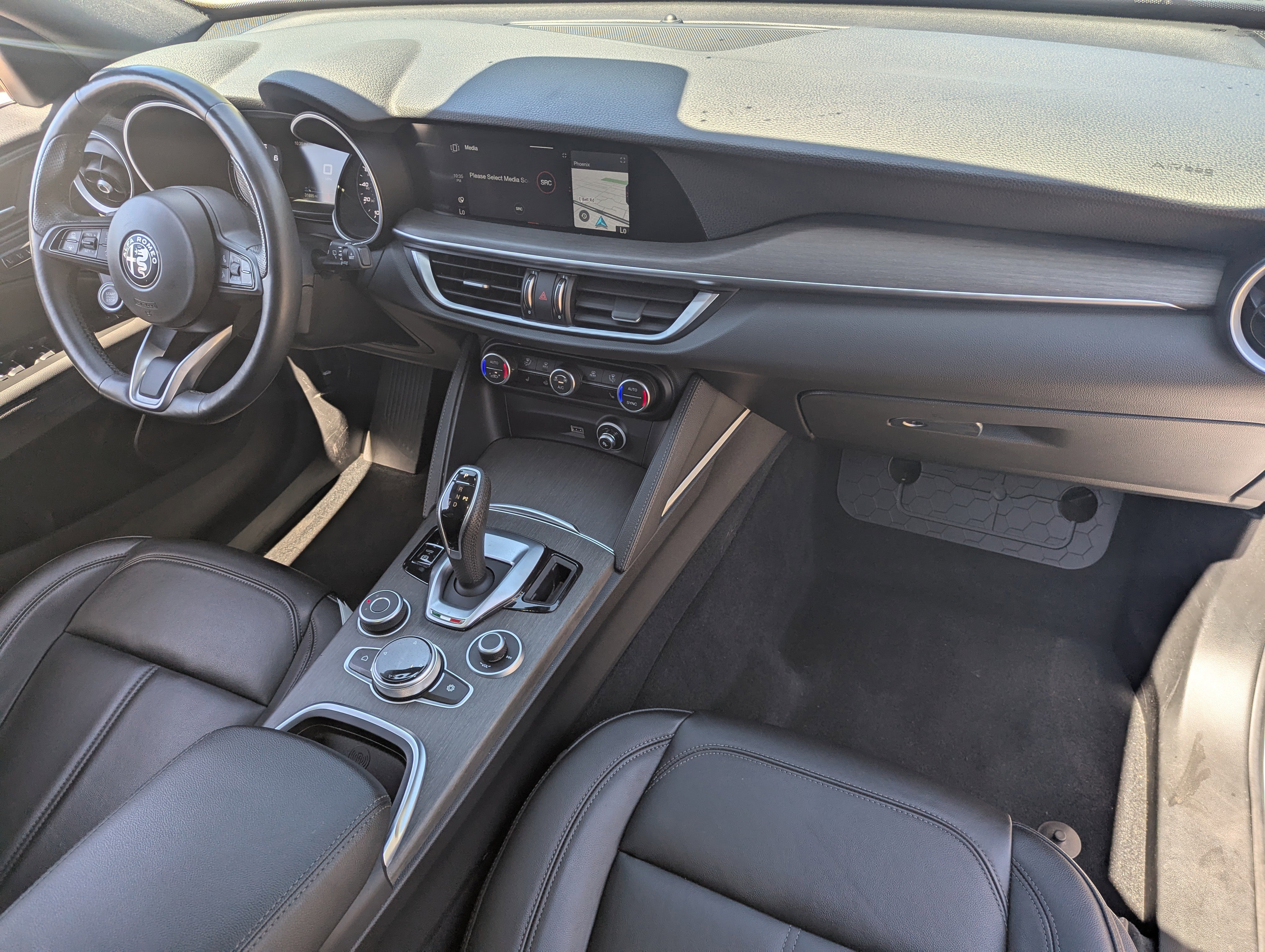 Used 2023 Alfa Romeo Stelvio Ti w/ Active Assist Plus Package image 11