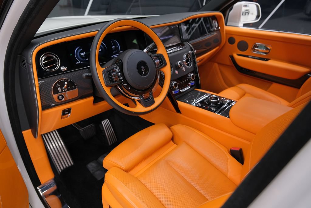 Used 2025 Rolls-Royce Cullinan Black Badge AWD/4WD image 45