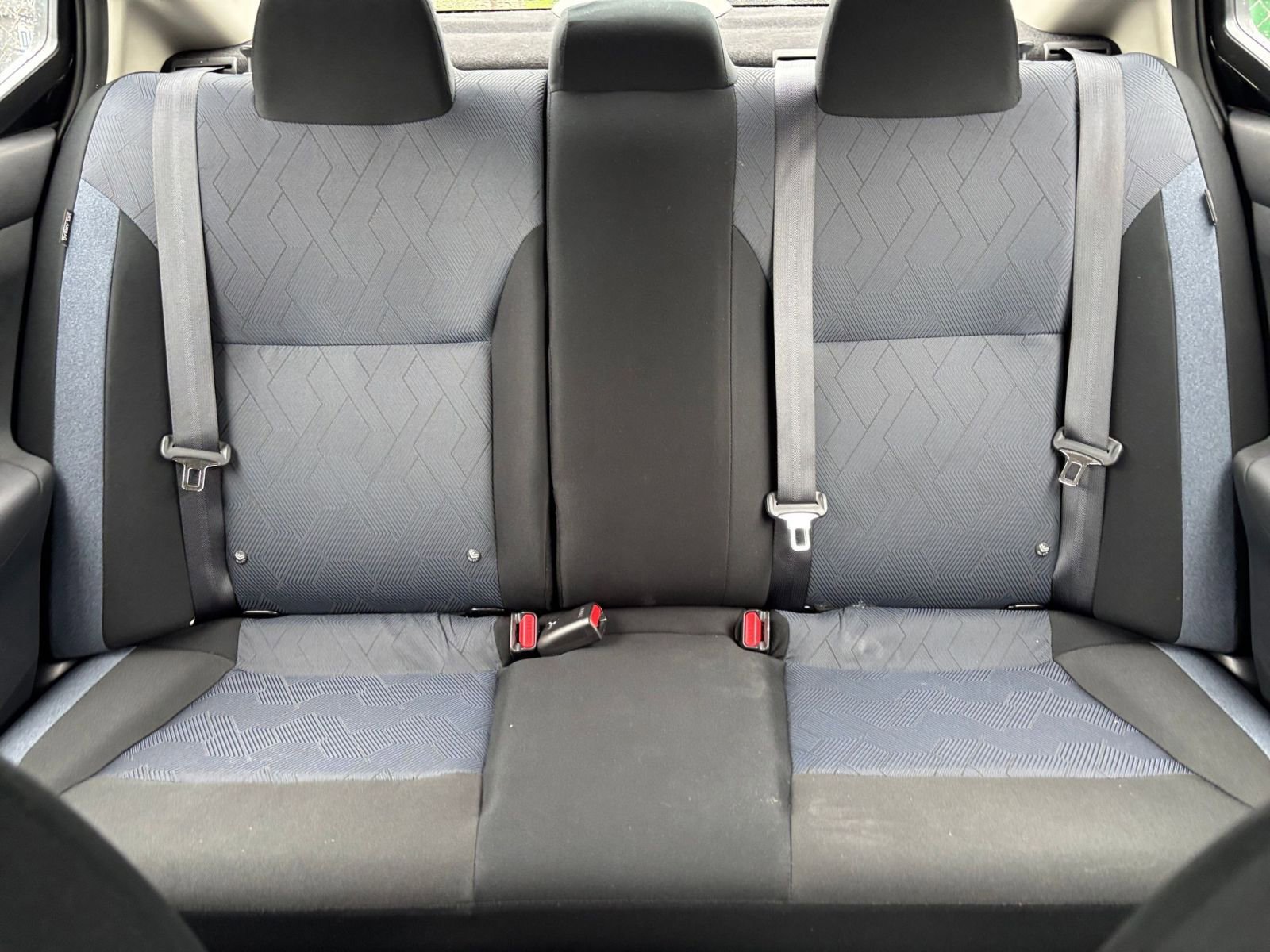 Used 2025 Nissan Versa SV FWD image 36