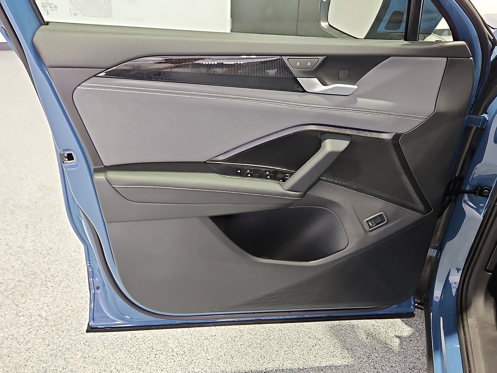 New 2026 Volkswagen Tiguan SE image 16