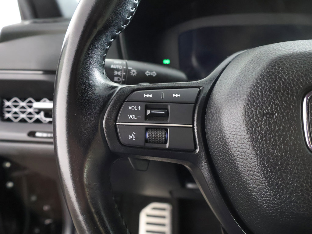 Used 2025 Honda Accord Sport image 40